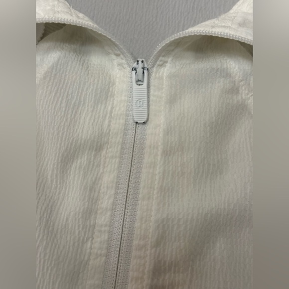 lululemon athletica White Utility Jacket Versatile and Stylish 🤍🤍🤍 - Picture 3 of 10
